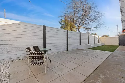 Exterior - 2101 Sharon Way, Modesto, CA 95350 photo 4 of 5