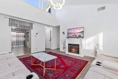 Living - 2101 Sharon Way, Modesto, CA 95350 photo 1 of 2