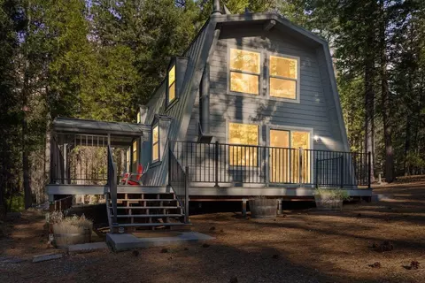 21270 Pine Needle Ln, Nevada City, CA 95959