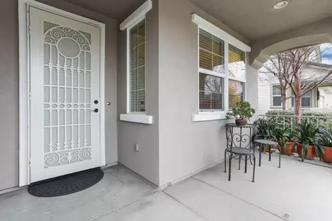 370 Arezzo Way, Tracy, CA 95377 photo 2