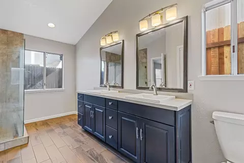 Bath - 8156 Chimango Ct, Antelope, CA 95843 photo 5 of 6