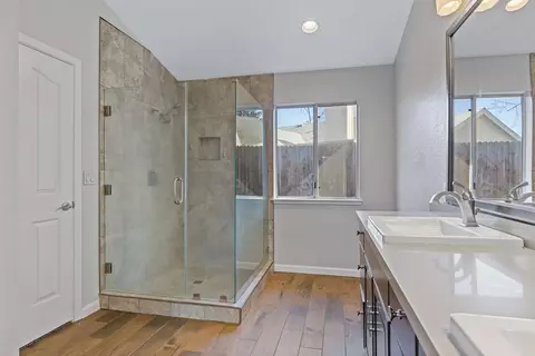 Bath - 8156 Chimango Ct, Antelope, CA 95843 photo 6 of 6