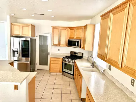 Kitchen - 3808 Chedworth Ln, Modesto, CA 95355 photo 4 of 5