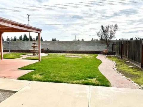 Exterior - 3808 Chedworth Ln, Modesto, CA 95355 photo 9 of 10
