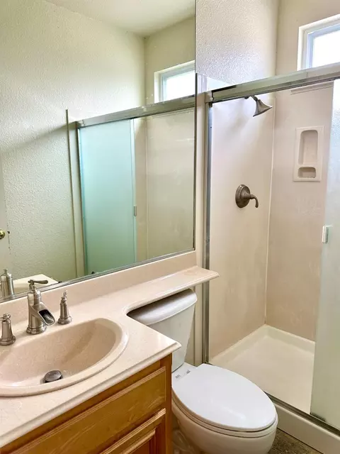 Bath - 3808 Chedworth Ln, Modesto, CA 95355 photo 1 of 4