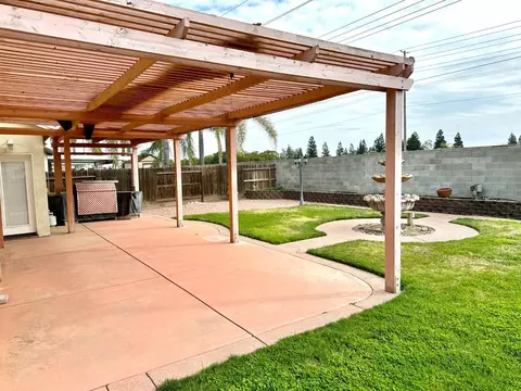 Exterior - 3808 Chedworth Ln, Modesto, CA 95355 photo 2 of 10