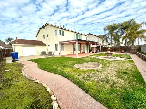 Exterior - 3808 Chedworth Ln, Modesto, CA 95355 photo 7 of 10