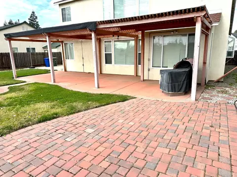 Exterior - 3808 Chedworth Ln, Modesto, CA 95355 photo 4 of 10