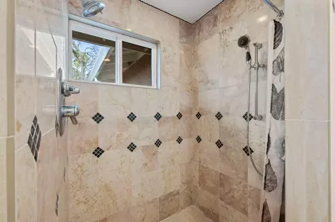 Bath - 4024 Marlow Ct, Carmichael, CA 95608 photo 2 of 5