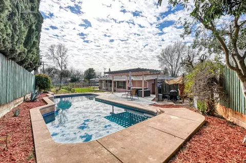 Exterior - 4024 Marlow Ct, Carmichael, CA 95608 photo 3 of 7