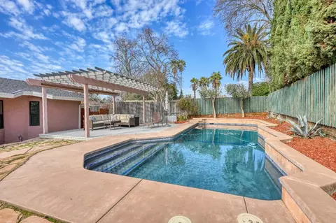 Exterior - 4024 Marlow Ct, Carmichael, CA 95608 photo 4 of 7