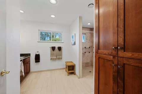 Bath - 4024 Marlow Ct, Carmichael, CA 95608 photo 1 of 5
