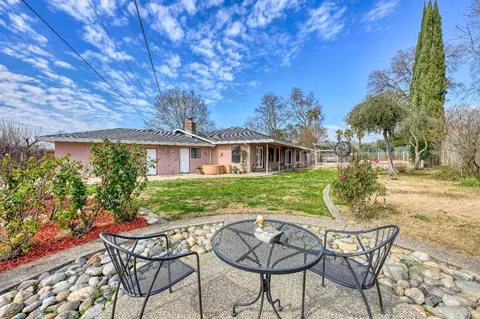 Exterior - 4024 Marlow Ct, Carmichael, CA 95608 photo 6 of 7