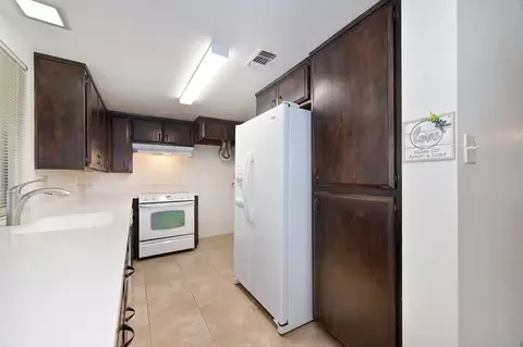 Kitchen - 6105 Via Casitas, Carmichael, CA 95608 photo 2 of 4
