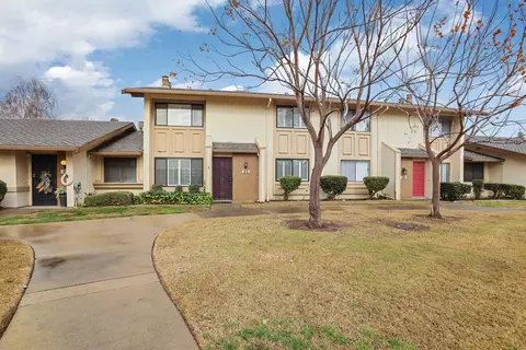 22 W Lancaster Dr, Stockton, CA 95207