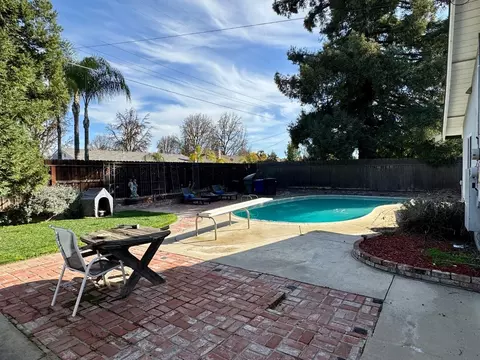 Exterior - 930 Montmartre Dr, Modesto, CA 95355 photo 3 of 6