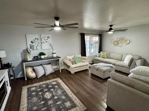 Living - 930 Montmartre Dr, Modesto, CA 95355 photo 1 of 4