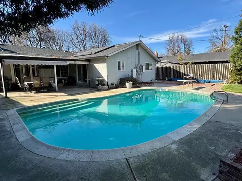 Exterior - 930 Montmartre Dr, Modesto, CA 95355 photo 5 of 6