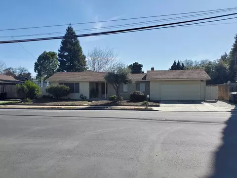 3104 Scenic Dr, Modesto, CA 95355 photo 1