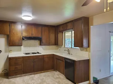 3104 Scenic Dr, Modesto, CA 95355 photo 2