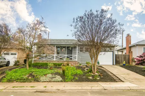 2916 11th Ave, Sacramento, CA 95817