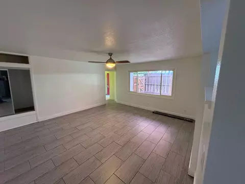 Living - 2212 Whitcomb Way, Modesto, CA 95350 photo 4 of 5