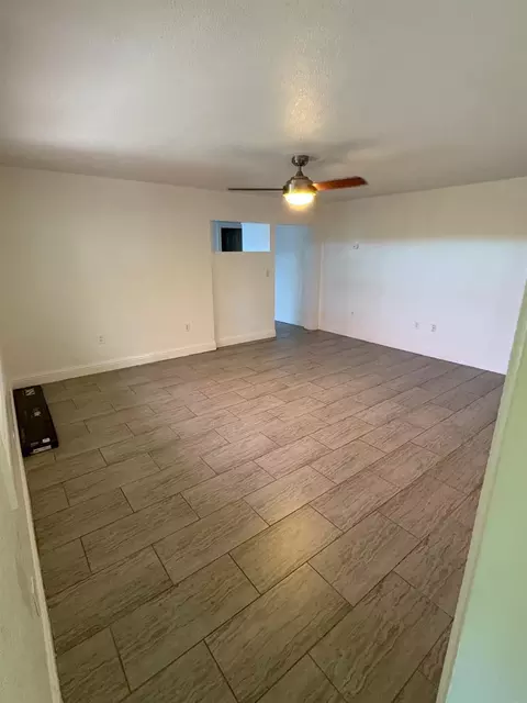 Living - 2212 Whitcomb Way, Modesto, CA 95350 photo 3 of 5