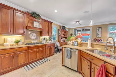2320 Pepper Tree Ln, Manteca, CA 95336 photo 6