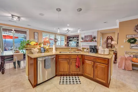 2320 Pepper Tree Ln, Manteca, CA 95336 photo 11