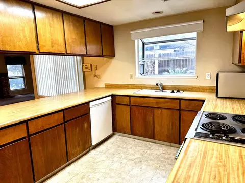 Kitchen - 1708 Brett Ln, Modesto, CA 95358 photo 4 of 11