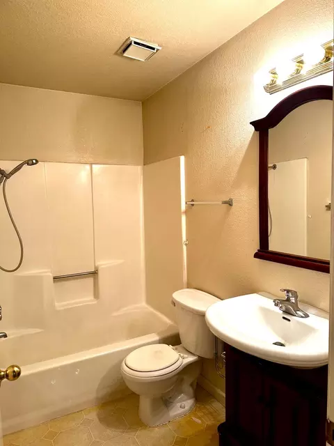 Bath - 1708 Brett Ln, Modesto, CA 95358 photo 1 of 5