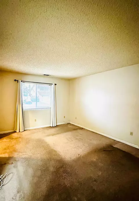 Bedroom - 1708 Brett Ln, Modesto, CA 95358 photo 4 of 6