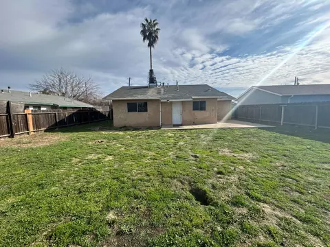 Exterior - 8605 Smith St, Patterson, CA 95363 photo 4 of 5