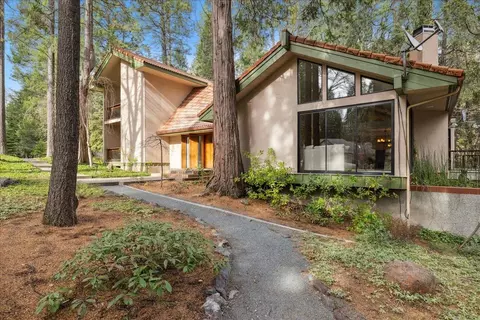 13108 Woodstock Dr, Nevada City, CA 95959