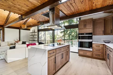 Kitchen - 11064 Meyer Way, Grass Valley, CA 95949 photo 5 of 10