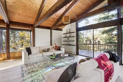 Living - 11064 Meyer Way, Grass Valley, CA 95949 photo 2 of 11