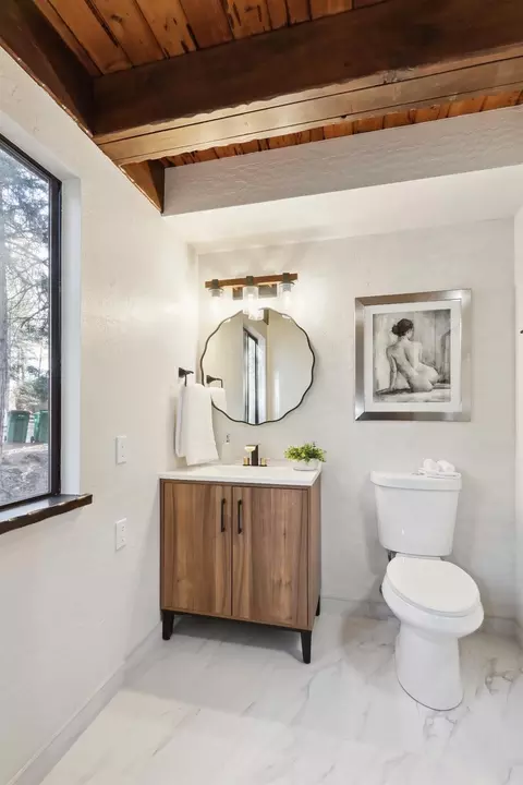 Bath - 11064 Meyer Way, Grass Valley, CA 95949 photo 2 of 11