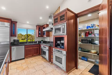 Kitchen - 29511 S Chrisman Rd, Tracy, CA 95304 photo 3 of 9