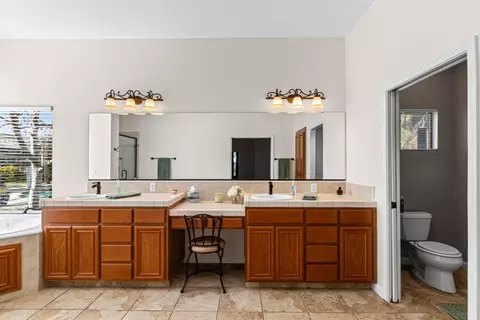 Bath - 29511 S Chrisman Rd, Tracy, CA 95304 photo 3 of 11