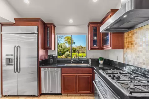 Kitchen - 29511 S Chrisman Rd, Tracy, CA 95304 photo 5 of 9