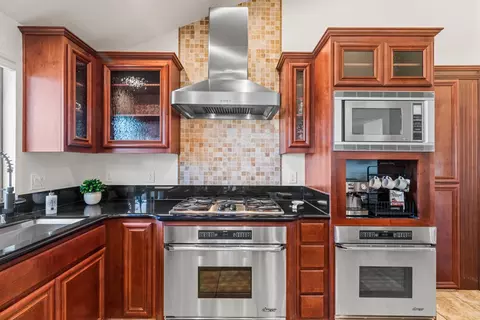 Kitchen - 29511 S Chrisman Rd, Tracy, CA 95304 photo 4 of 9