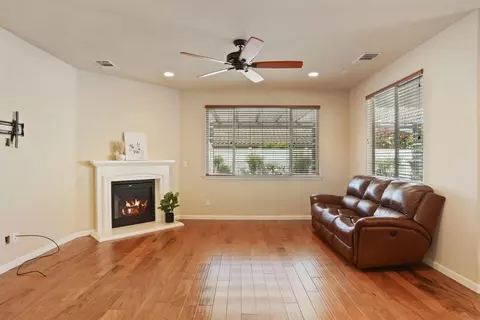 Living - 2681 Roseberry Ave, Manteca, CA 95336 photo 2 of 4