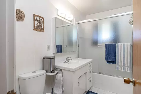 Bath - 312 S 7th St, Patterson, CA 95363 photo 2 of 2