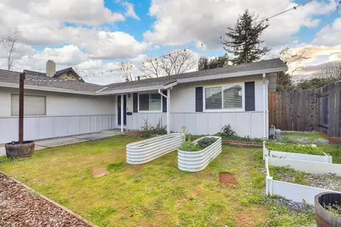 1321 Locust Pl, Davis, CA 95618 photo 4
