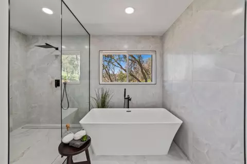 Bath - 1241 Arrowbee Dr, Placerville, CA 95667 photo 3 of 10