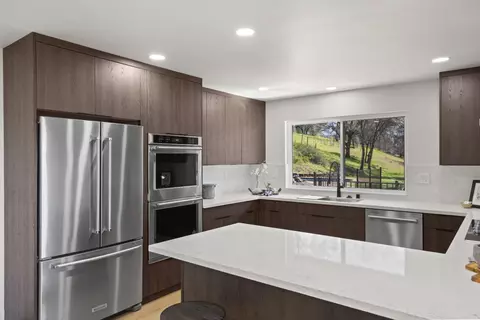 Kitchen - 1241 Arrowbee Dr, Placerville, CA 95667 photo 7 of 9