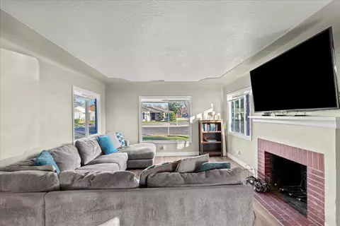 301 Santa Barbara Ave, Modesto, CA 95354 photo 8
