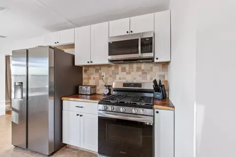 Kitchen - 318 N Conejo Ave, Modesto, CA 95354 photo 3 of 4