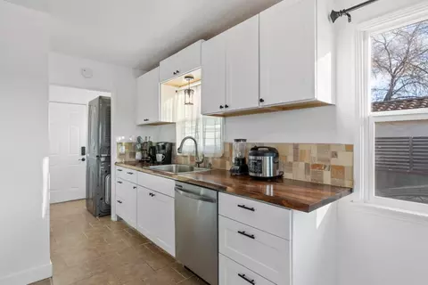 Kitchen - 318 N Conejo Ave, Modesto, CA 95354 photo 2 of 4