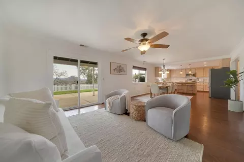 Living - 820 Argonaut Dr, Jackson, CA 95642 photo 5 of 6